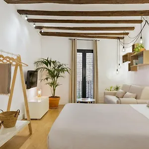 Ola Living Born , Barcelona Hiszpania