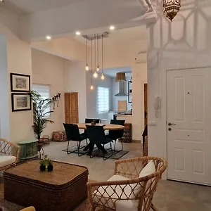 Apartament Holidays2malaga Juan De Austria 2 Bed & 2 Bathroom 800 Mts From Old Town, Malaga
